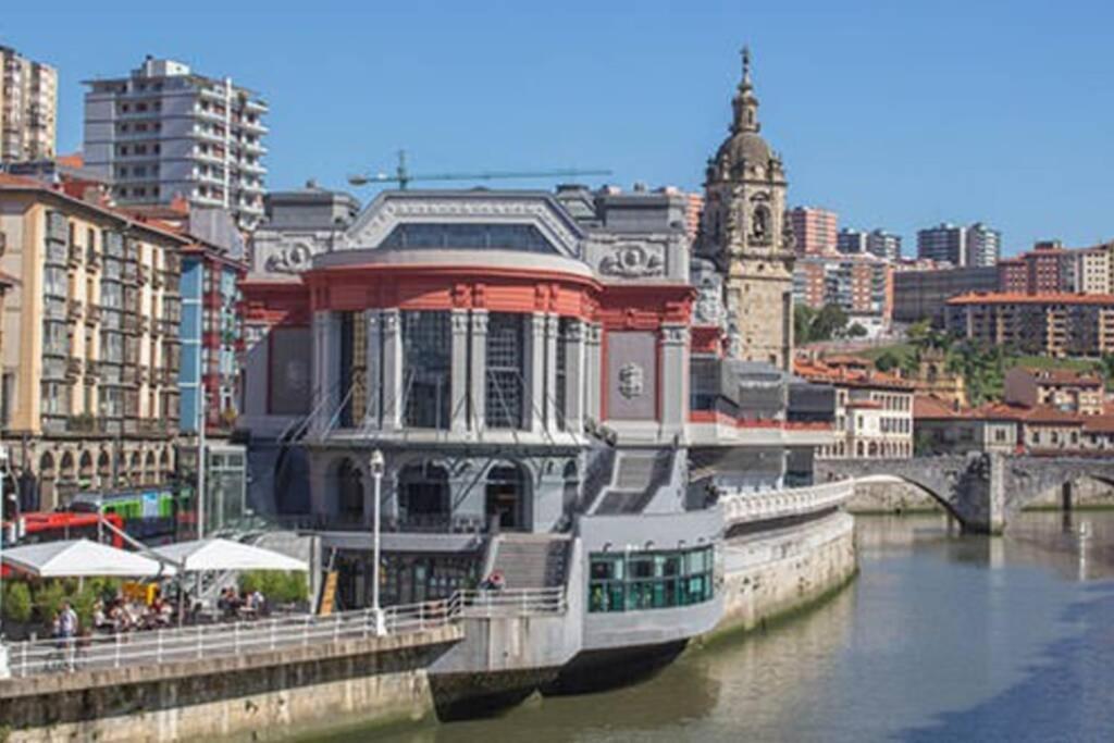 Lujoso Piso En Casco Viejo. Bilbao. Free Wifi. Apartamento